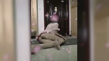 最新抖音女神『咚小姐』近期裸舞新作嫩乳美鲍摇拽舞姿诱惑