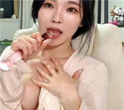 女主播在家的自慰享受