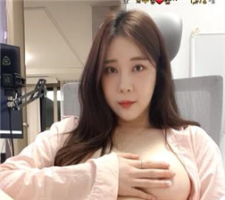 圆润的奶子的诱惑