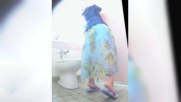 【厕所偷拍】偷窥几个身材和颜值都不错的美女