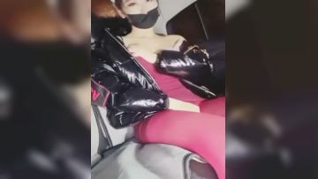 【国产野战】性感美女晚上和粉丝在户外工地啪啪