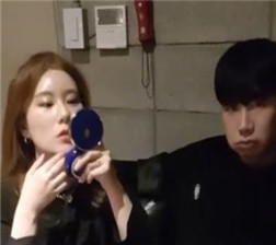 跟女友开房搞暧昧3000000-002451