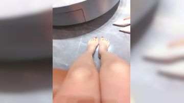 极品车模炮机高挑魔鬼身材，干净白虎鲍鱼，喜欢舔逼，多高难度姿势射在肚子上洗澡打扫战场第01集