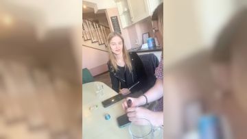 大王叫我来巡她双飞其中有一个还是处女