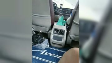 《最新极品⭐淫妻》新春福利牛X绿帽夫妻推特网红约粉3P人前户外露出啪啪调教儿子面前也露很反差(17)