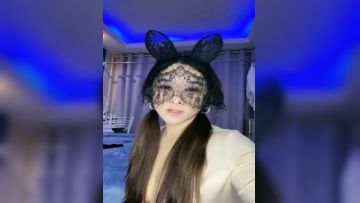 翘臀芭比野味风骚小野猫，丝袜情趣各种诱惑，无毛白虎逼撅着屁股道具插逼里给狼友展示，骚浪动作不断别错过第11集