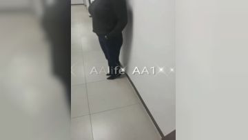 《最新极品⭐淫妻》新春福利牛X绿帽夫妻推特网红约粉3P人前户外露出啪啪调教儿子面前也露很反差(23)