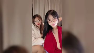 大奶子小嫩逼风骚大屁股诱惑两姐妹激情大秀