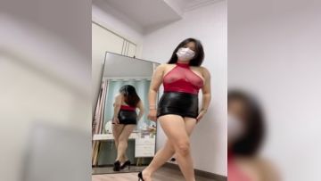 《最新✅宅男✅福利》白皙圆润极品巨乳蜂腰肥臀网红小钢炮【万听】高价付费私拍~裸舞紫薇~别有一番滋味骚舞_03