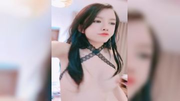 娃娃音高挑模特女神尤物，特写超级干净粉穴白虎蝴蝶逼粉木耳水冲逼逼第一粉鲍鱼