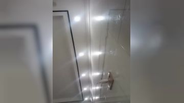 风骚人妻露脸开档黑丝诱惑，揉着奶子自己玩着逼浪叫，跳蛋自慰把自己搞到高潮喷水，表情好骚精彩又刺激推荐第02集