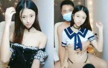 01小柠檬长相清纯甜美妹子自慰啪啪，穿上学生制服丁字裤掰穴特写抽插勐操