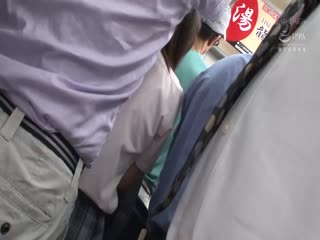 上集-口水流不停接吻痴汉 3 舔到大叔变俘虏痴女子○生 上