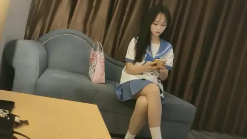 清纯学生服装小姐姐神似有男朋友 出来卖揉奶调情 。