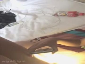 -sm-【破处】18岁还是处女的妹子,吸睛破处直播，狼友大唿过瘾，鸡巴一出一进流了好多血肯定很痛