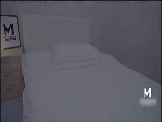 MD0077饥渴少妇勾引男家教 - 沈芯语