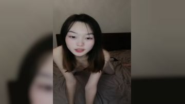 爱穿丝袜的小姨子全程露脸激情啪啪，丝袜高跟颜值很高被小哥在床上各种姿势蹂躏抽插，浪叫呻吟不止全射逼上第01集