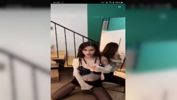 最新流出❤️《疯狂抖音》（镜头的妹子开档舞蹈）颜值反差婊美女