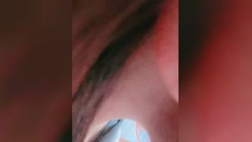 哺乳期小少妇很有气质，露脸发骚听狼友指挥，挤奶水给狼友看自己舔奶顺着嘴流好骚啊，骚穴特写道具抽插喷水第02集