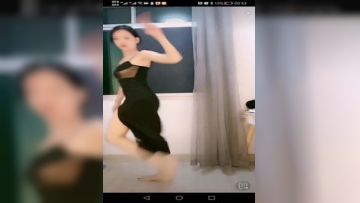 最新流出❤️《疯狂抖音》颜值反差婊美女真空跳舞下蹲露逼