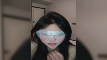 淫荡黑丝嫩模完美好身材，露脸舔弄鸡巴鸡巴的蛋蛋样子好骚啊，揉奶玩逼浪叫不断，自慰呻吟刺激狼友精彩推荐第02集