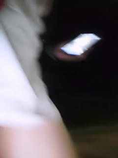 眼镜妹带著两姐妹夜晚广场和神经病流浪汉啪啪再勾引摩的司机野战