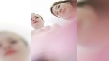 黑丝高跟露脸风骚少妇姐妹花全程露脸大秀直播，吃奶玩逼互相舔脚舔逼听狼友指挥玩弄发骚，浪叫呻吟不止刺激第01集