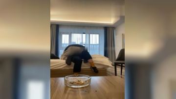 00后空姐妹子回去感觉不舒服打电话过来质问，说要报警，这边说拍了视频，才把事情压下来