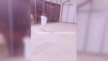 推特网红NTR绿帽骚妻母狗【养喵的小魔王】约炮露出私拍~极品身材白虎B吃喝玩乐约粉丝(47)