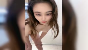 气质新人妹子，和男友日常性生活，玩耍男友鸡巴，勾引玩硬了身材超好，换上情趣衣吃奶玩穴超粉蝴蝶逼第01集