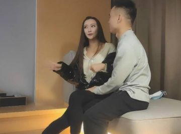 再接再厉约极品外围， 大胸翘臀萝莉脸 尤物啪啪干得爽