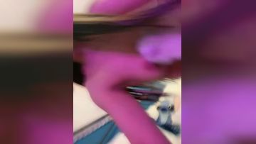 #直播_网红脸人间尤物床上骚动起来_黑丝长腿大屁股，掰穴蝴蝶逼