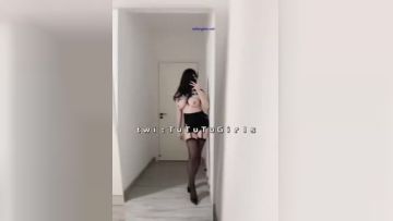 ⭐青春无敌⭐推特极品天然吊钟巨乳蜂腰肥臀网红女神【兔兔兔女孩】私拍~抖奶抠逼紫薇诱惑力爆表(6)