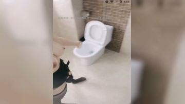 一上来就巨乳乳交打飞机，熟女就是会玩，口交技术真棒，多角度吃鸡，大屁股坐上了淹没大屌