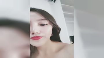 人美逼嫩水又多还超级骚，露脸黑丝诱惑要榨干小哥哥，口交大鸡巴各种抽插爆草把小哥榨干，抠弄骚穴淫水直流第02集