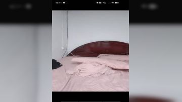 帅气小哥哥大战黑丝老婆，气质很好掰腿暴力打桩大叫卖力口交技术真棒再水晶屌自慰第03集