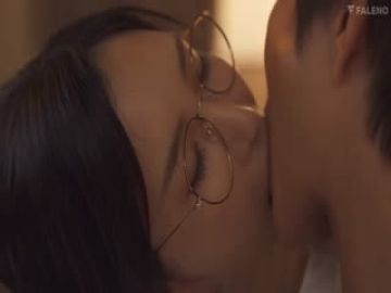 [中文字幕]FSDSS-548唾液じゅるじゅる大人の口づけ…肉厚ベロチュウ家庭教师の浓密ベロキスレッスン小野夕子第01集