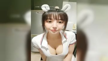 水汪汪大眼-清水美奈-：啊啊太深了我受不了啦，要高潮了，老公快点来艹我呀，我要尿出来了！第01集