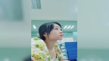 清纯小野喵】在外资公司上班美丽小姐姐~上班偷偷直播!~！！✨✨✨--无声音时是主播关的，怕泄露公司机密_20220530_145058