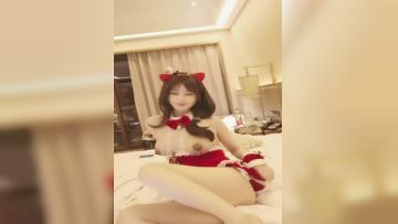 颜值新人小猪猪全程露脸大秀直播，情趣装诱惑揉奶玩逼