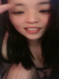 唇红齿白年轻妹妹，热舞自慰，撅起屁股掰穴超级粉红，深喉假屌