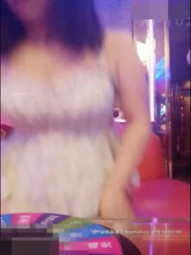 母女两勾搭KTV鲜肉服务员双飞玩操炮 操玩老逼干嫩鲍 绝逼齐人之福啊