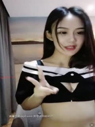 网红脸气质女神【小萝莉】以为是绿播后来尺度大开，网友强烈呼吁：骚一下。全裸揉奶，跳蛋中指发骚插进奇痒的淫穴！