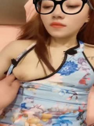 操高颜值中国风眼镜美女 阴唇肥厚 无套内射