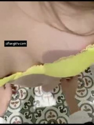 【超极品 推荐】最近超火爆电竞女神【gatitayan】闺蜜『颜妃』最新付费私拍流出 爆乳丰臀 极致体验