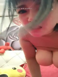 女流氓呀极品高颜值超大巨乳妹子自慰扣逼诱惑，撩起衣服露奶子舔奶头掰穴扣逼