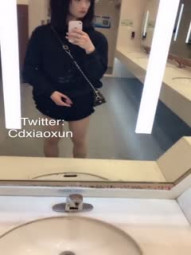 国产CD系列伪娘小薰性感肉丝裹着大屌商场里到处露出 忍不住在人来人往的女厕里打飞机射出惊险刺激