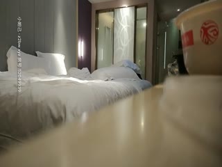 【肌肉佬寻花】第三场第三次约巨乳妹，操哭了，罕见巨乳极品尤物，乳浪翻滚淫荡刺激