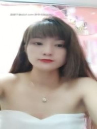 颜值少妇好骚啊露脸了自己一个人玩弄骚逼，给狼友看特写很是粉嫩，激情抠穴玩到高潮喷水浪荡呻吟好想被草