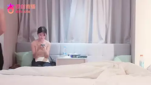 探花大熊哥酒店3000块❤️约炮身上纹满卡通图案的17岁叛逆高中辍学兼职外围女172CM大长腿